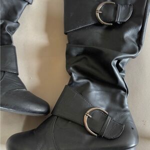 Comfy Black boots